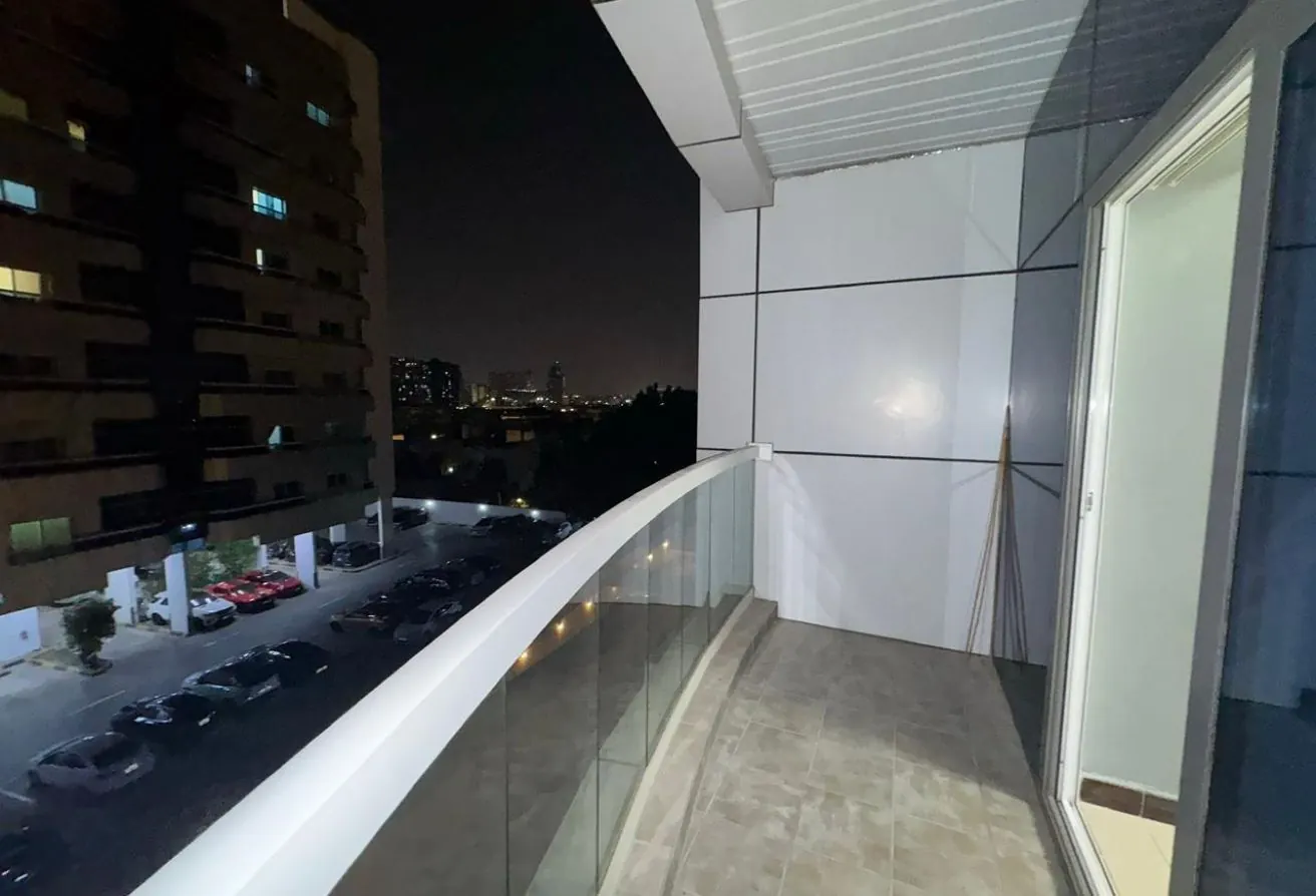 1 BR Apartment with Balcony in Dubai Silicon Oasis photo 1