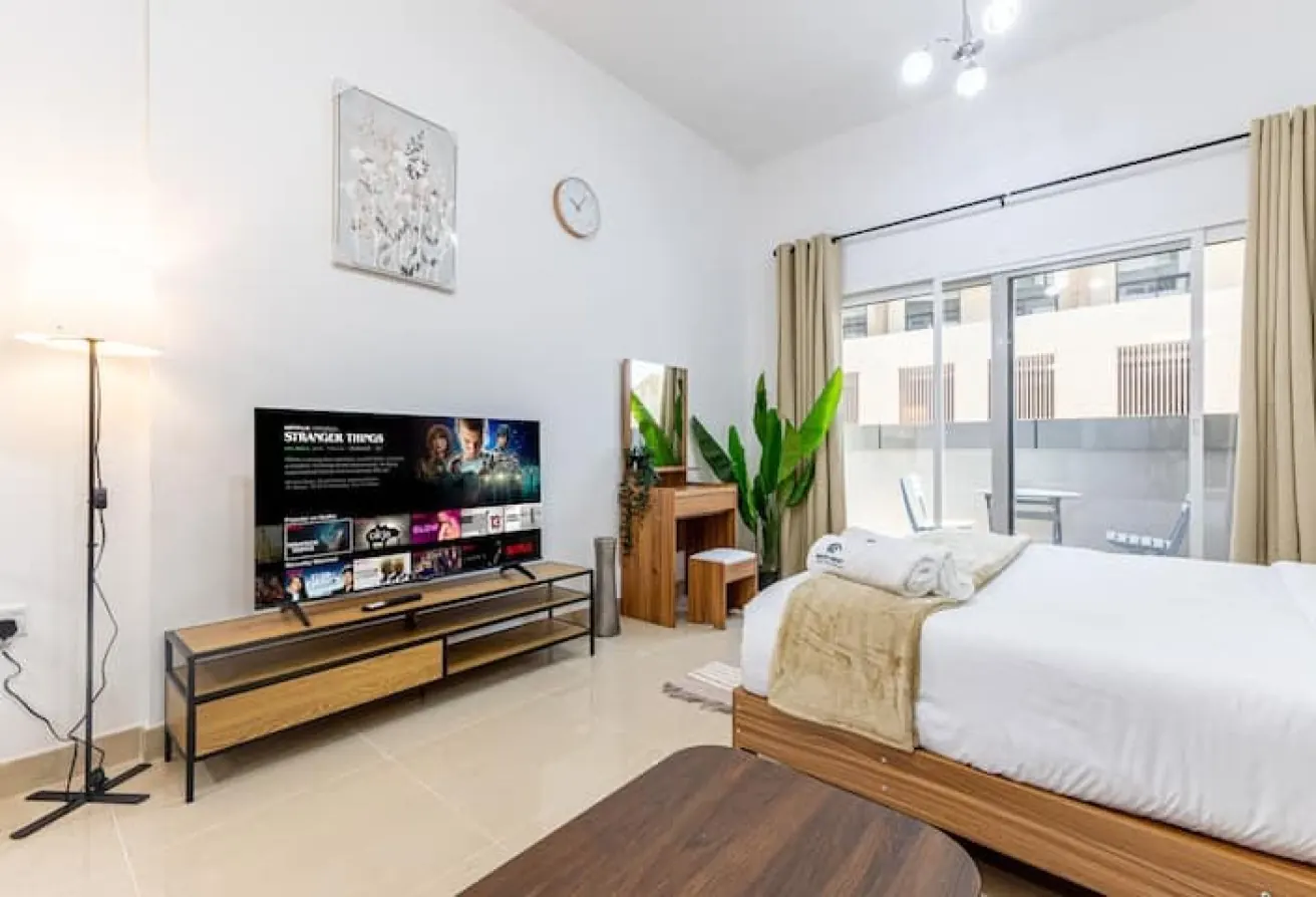 Furnished Studio Apartment with Balcony in JVC photo 1
