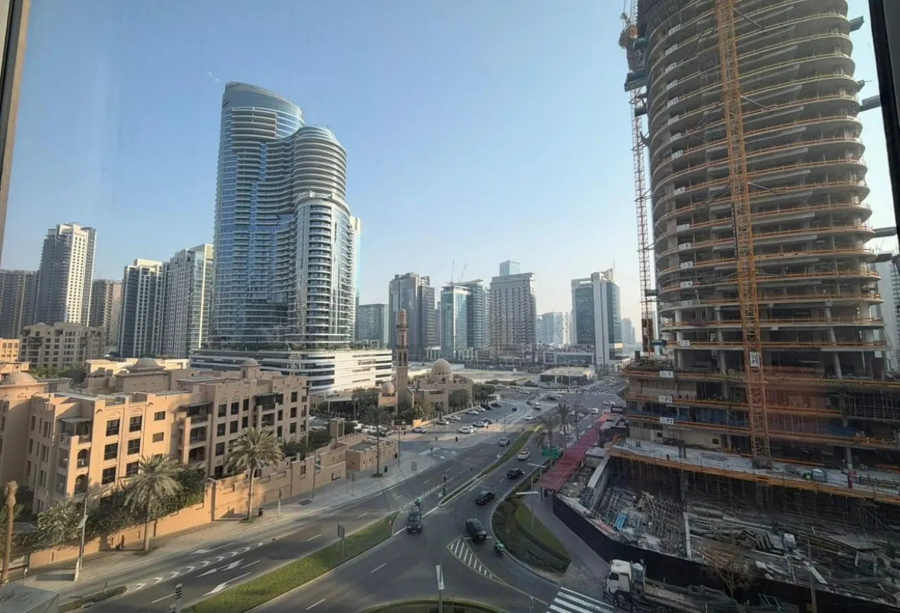 1 BR Upgraded Apartment with Landmark Views photo 1