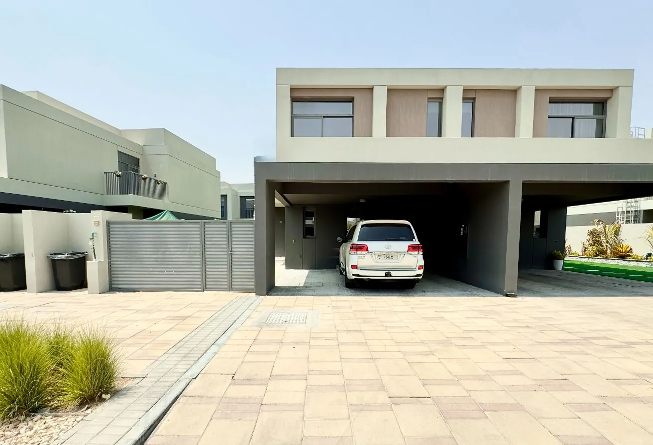 Vacant | Excellent Location | View now photo 1