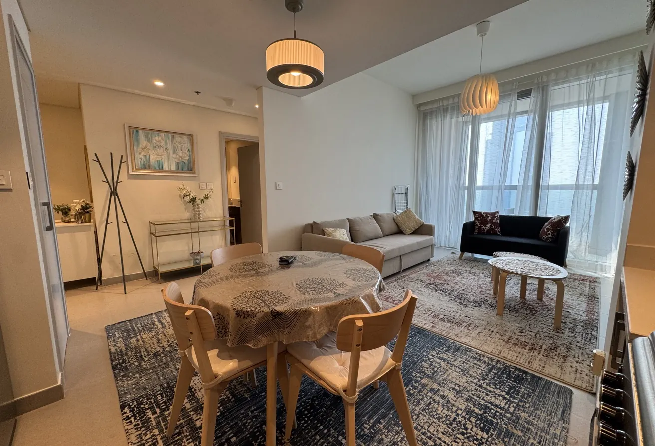 Spacious Fully Furnished High-Floor 1 Bedroom photo 1